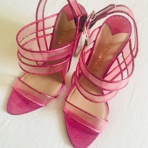 Beautiful Aperlai in pink..